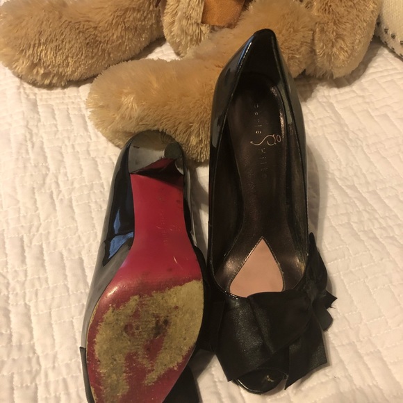 Paris Hilton Patent Leather Peep Toe Heel - Picture 2 of 2